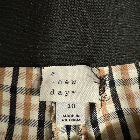 A New Day Pants size 10 with side zipper - c1 - Picture 3 of 4